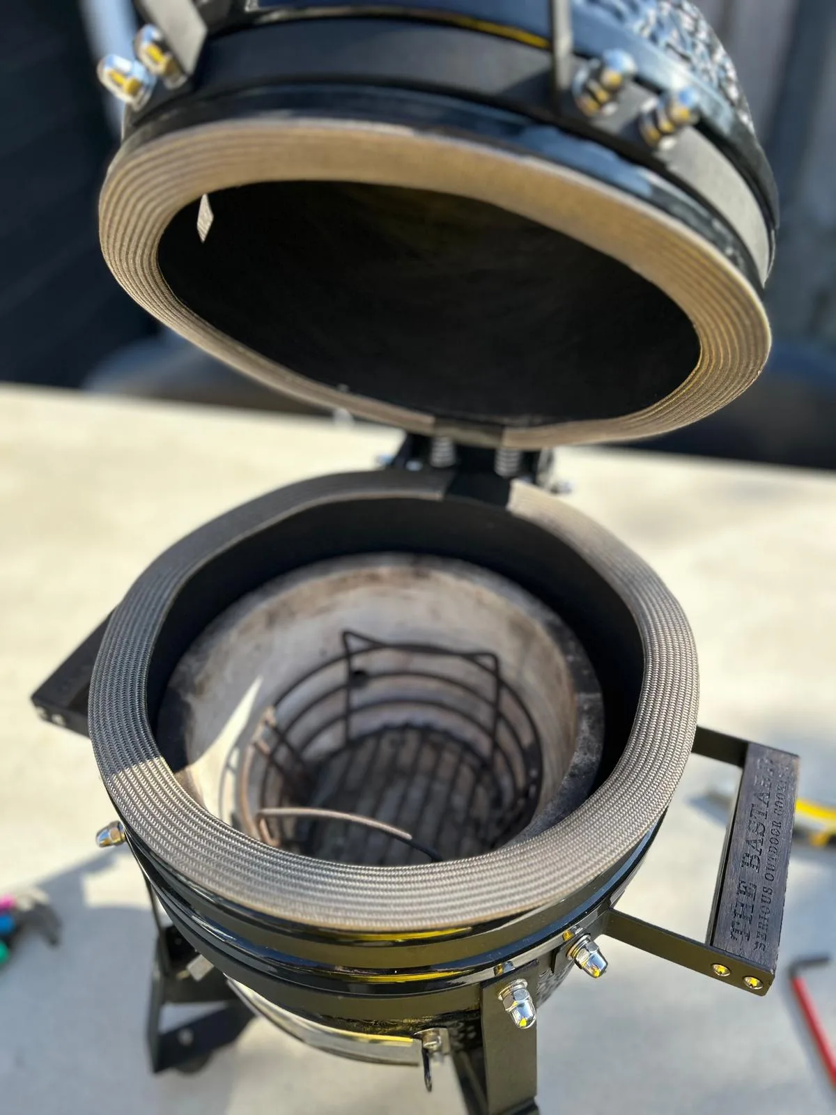 De nieuwe Infinity Gasket tussen dome en base.