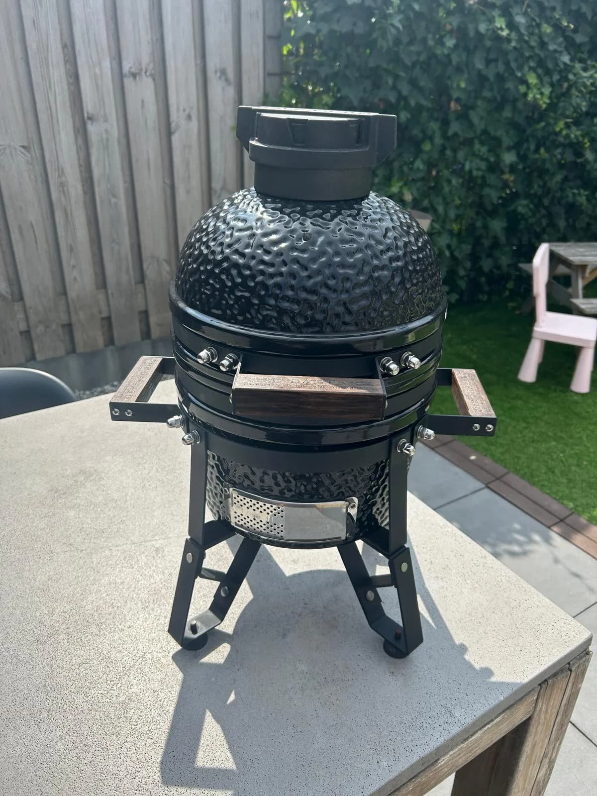 De Bastard Small met de houten handvaten weer gemonteerd.