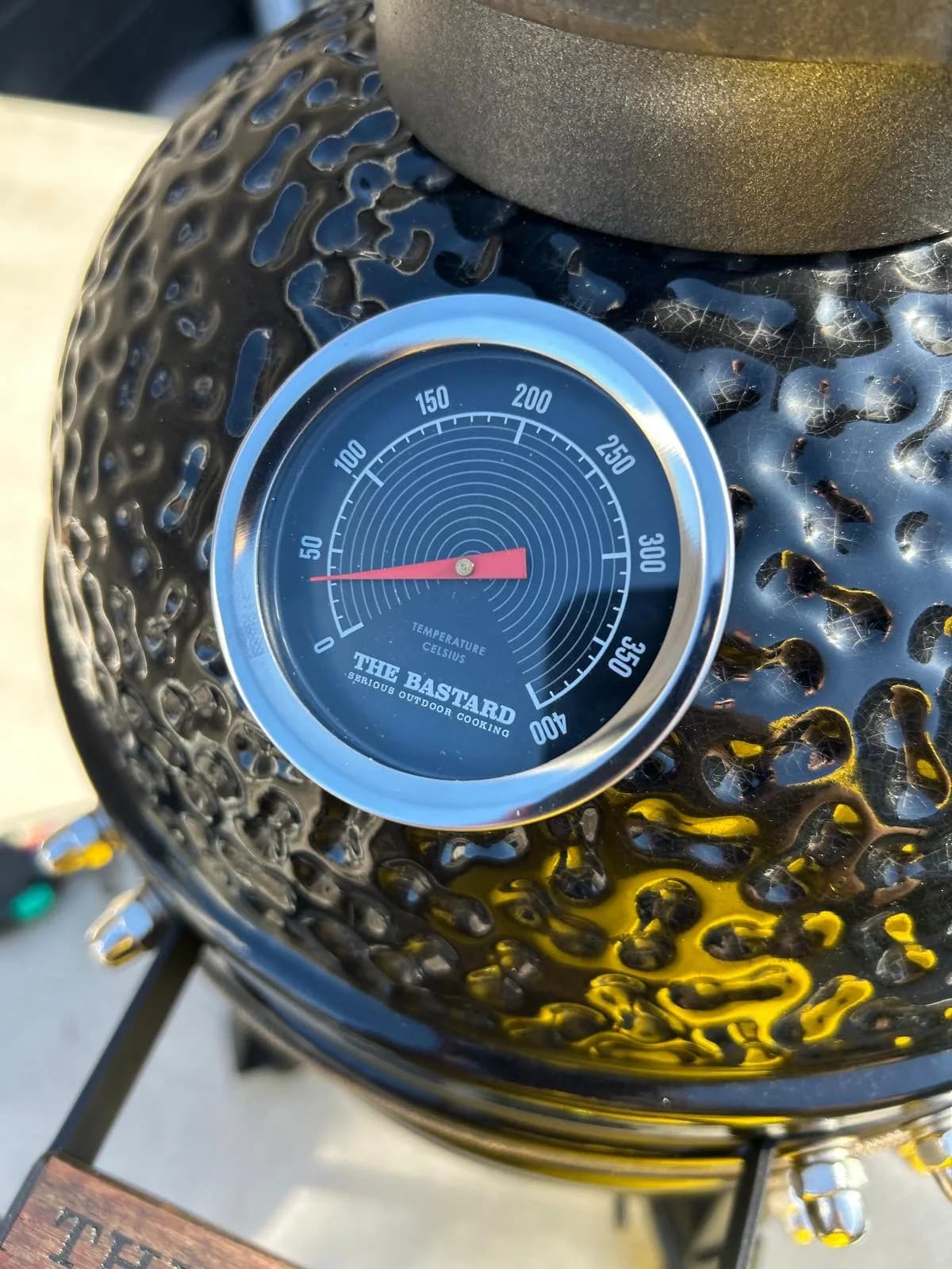 De nieuwe domethermometer gemonteerd.